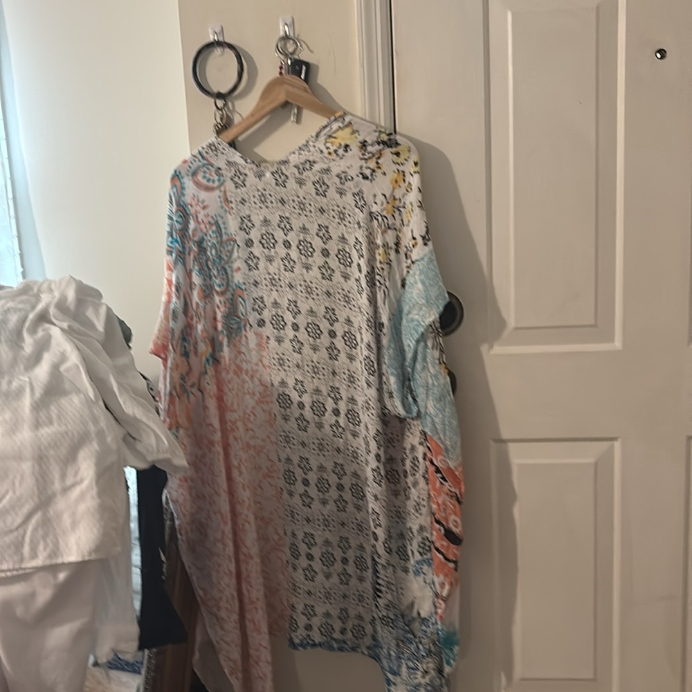 Multicolor Patterned Kimono - Picture 3 of 3